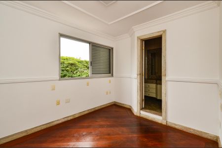 Apartamento para alugar com 200m², 3 quartos e 2 vagas Apartamento para alugar com 200m², 3 quartos e 2 vagasSuíte 2