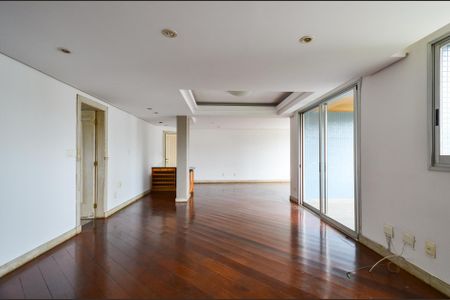 Apartamento para alugar com 200m², 3 quartos e 2 vagas Apartamento para alugar com 200m², 3 quartos e 2 vagasSala Ambientes
