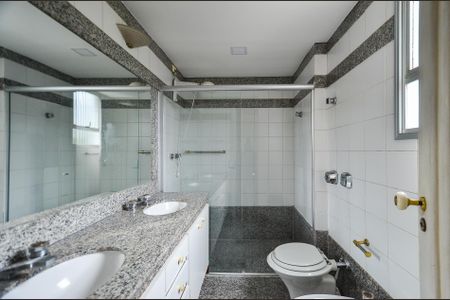 Apartamento para alugar com 200m², 3 quartos e 2 vagas Apartamento para alugar com 200m², 3 quartos e 2 vagasBanheiro Suíte 1