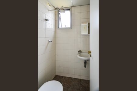 Apartamento para alugar com 200m², 3 quartos e 2 vagas Apartamento para alugar com 200m², 3 quartos e 2 vagasBanheiro de Serviço
