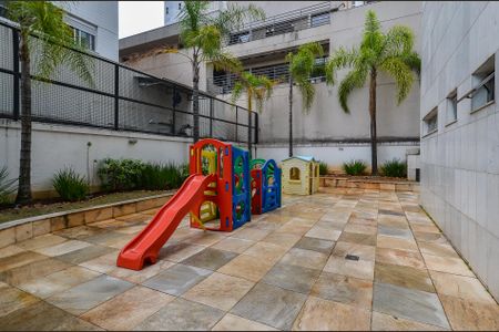 Apartamento para alugar com 200m², 3 quartos e 2 vagas Apartamento para alugar com 200m², 3 quartos e 2 vagasÁrea comum - Playground