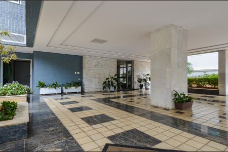 Apartamento para alugar com 200m², 3 quartos e 2 vagas Apartamento para alugar com 200m², 3 quartos e 2 vagasÁrea comum - Entrada
