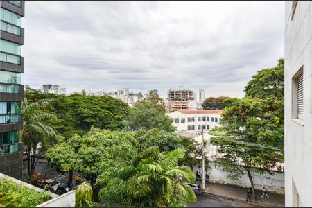 Apartamento para alugar com 200m², 3 quartos e 2 vagas Apartamento para alugar com 200m², 3 quartos e 2 vagasVista