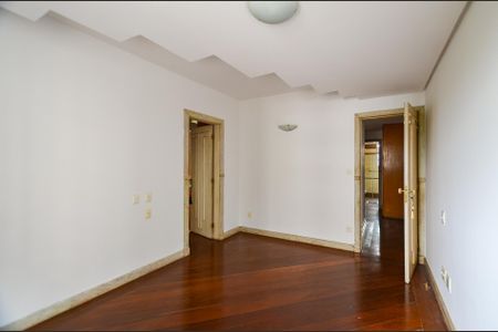 Apartamento para alugar com 200m², 3 quartos e 2 vagas Apartamento para alugar com 200m², 3 quartos e 2 vagasSuíte 1