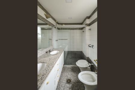Apartamento para alugar com 200m², 3 quartos e 2 vagas Apartamento para alugar com 200m², 3 quartos e 2 vagasBanheiro Suíte 1