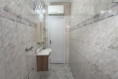 Studio para alugar com 32m², 0 quarto e sem vaga Studio para alugar com 32m², 0 quarto e sem vagaBanheiro