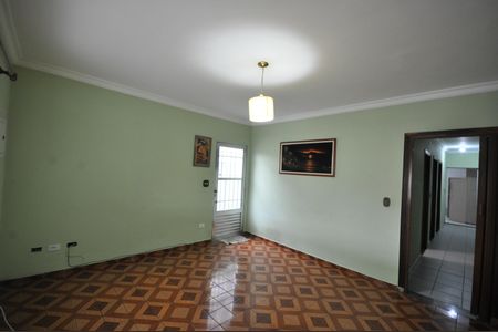 Casa à venda com 220m², 2 quartos e 1 vagaSala