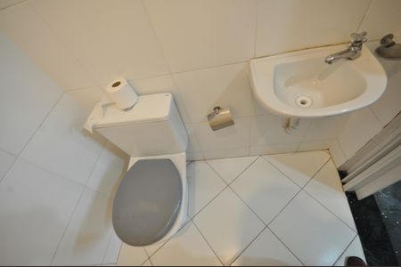 Casa à venda com 220m², 2 quartos e 1 vagaBanheiro de serviço