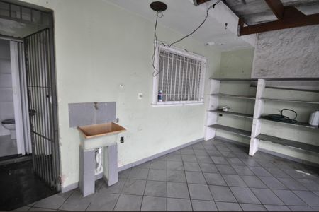 Casa à venda com 220m², 2 quartos e 1 vagaÁrea de Serviço