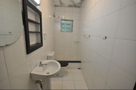 Casa à venda com 220m², 2 quartos e 1 vagaBanheiro
