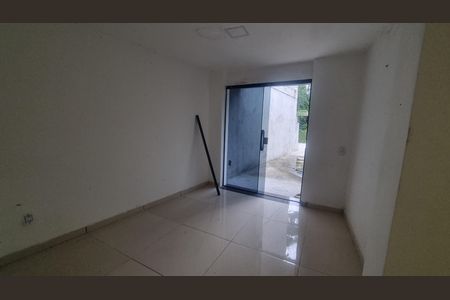 Casa de condomínio à venda com 150m², 3 quartos e 1 vagaSala