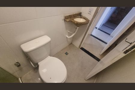Casa de condomínio à venda com 150m², 3 quartos e 1 vagaBanheiro