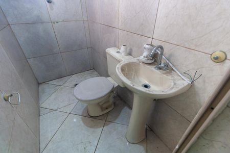 Casa para alugar com 50m², 2 quartos e sem vaga Casa para alugar com 50m², 2 quartos e sem vagaBanheiro