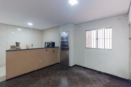 Casa para alugar com 50m², 2 quartos e sem vaga Casa para alugar com 50m², 2 quartos e sem vagaSala