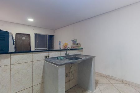 Cozinha de casa para alugar com 2 quartos, 50m² em Jardim Sao Roberto, São Paulo