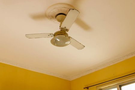 Casa à venda com 70m², 1 quarto e 1 vaga Casa à venda com 70m², 1 quarto e 1 vagaSala