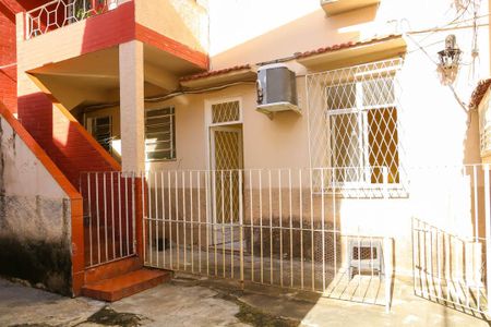 Casa à venda com 70m², 1 quarto e 1 vaga Casa à venda com 70m², 1 quarto e 1 vagaEntrada