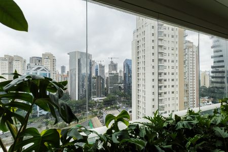 Apartamento à venda com 157m², 2 quartos e 3 vagas Apartamento à venda com 157m², 2 quartos e 3 vagasVista