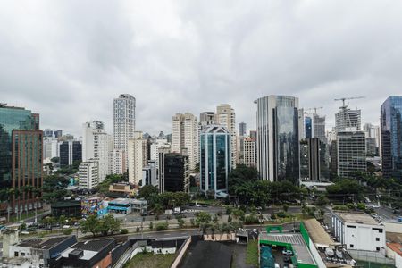 Apartamento à venda com 157m², 2 quartos e 3 vagas Apartamento à venda com 157m², 2 quartos e 3 vagasVista