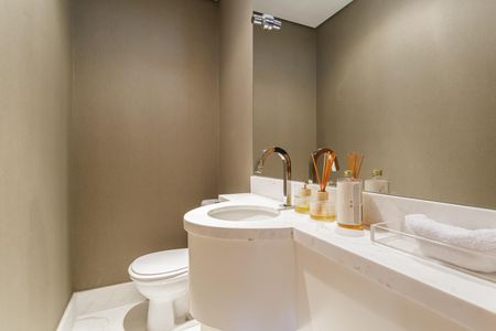 Apartamento à venda com 157m², 2 quartos e 3 vagas Apartamento à venda com 157m², 2 quartos e 3 vagasLavabo