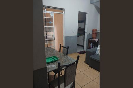 Sala de casa para alugar com 3 quartos, 150m² em Jardim Alvorada (Justinopolis), Contagem