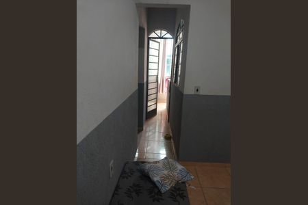 Corredor de casa para alugar com 3 quartos, 150m² em Jardim Alvorada (Justinopolis), Contagem
