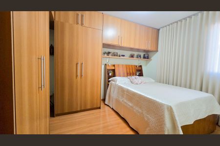 Apartamento à venda com 86m², 3 quartos e 2 vagas Apartamento à venda com 86m², 3 quartos e 2 vagasQuarto 01 - Suite