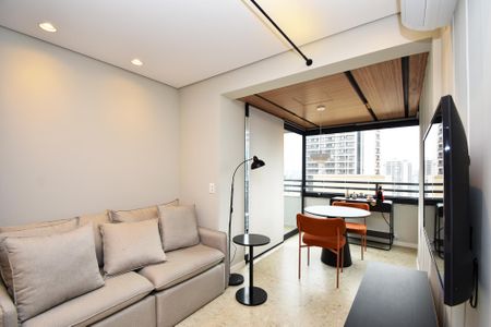 Sala de estar de apartamento para alugar com 1 quarto, 44m² em Pinheiros, São Paulo