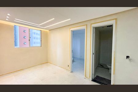 Sala de apartamento para alugar com 2 quartos, 34m² em Jardim Sabara, São Paulo