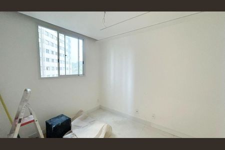 Quarto 2 de apartamento para alugar com 2 quartos, 34m² em Jardim Sabara, São Paulo