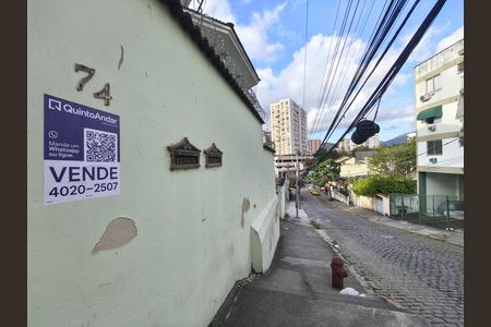 Placa / Fachada de casa de condomínio à venda com 2 quartos, 70m² em Pechincha, Rio de Janeiro