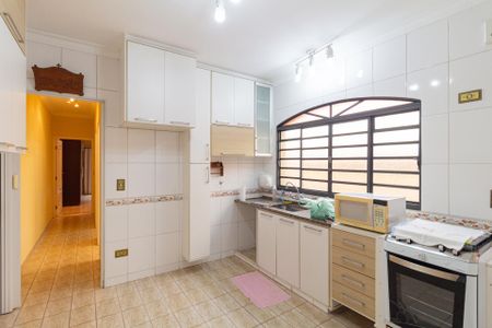 Casa à venda com 149m², 2 quartos e 2 vagas Casa à venda com 149m², 2 quartos e 2 vagasCozinha