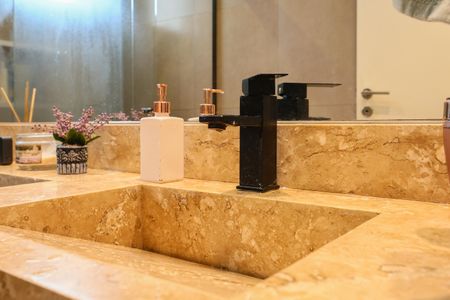 Apartamento à venda com 96m², 2 quartos e 2 vagasBanheiro da Suíte