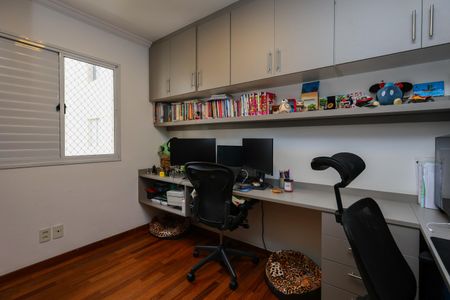 Apartamento à venda com 96m², 2 quartos e 2 vagasQuarto 2