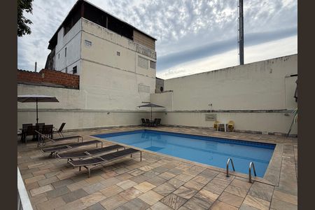Apartamento à venda com 61m², 2 quartos e 2 vagas Apartamento à venda com 61m², 2 quartos e 2 vagasÁrea comum - Piscina