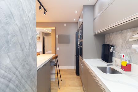 Apartamento à venda com 76m², 3 quartos e 1 vaga Apartamento à venda com 76m², 3 quartos e 1 vagaCozinha e Área de Serviço