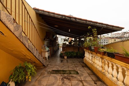 Casa à venda com 198m², 5 quartos e 4 vagas Casa à venda com 198m², 5 quartos e 4 vagasTerraço