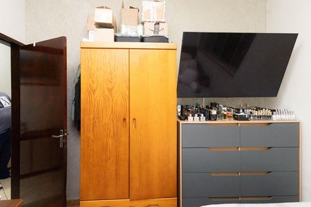 Casa à venda com 198m², 5 quartos e 4 vagas Casa à venda com 198m², 5 quartos e 4 vagasQuarto 3