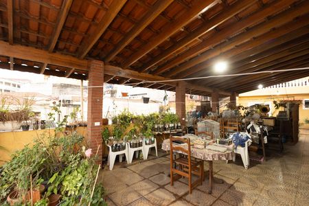 Casa à venda com 198m², 5 quartos e 4 vagas Casa à venda com 198m², 5 quartos e 4 vagasTerraço
