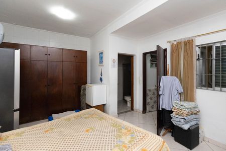 Casa à venda com 198m², 5 quartos e 4 vagas Casa à venda com 198m², 5 quartos e 4 vagasSuíte