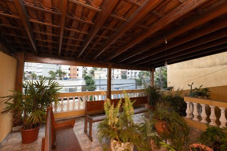 Casa à venda com 198m², 5 quartos e 4 vagas Casa à venda com 198m², 5 quartos e 4 vagasÁrea de Serviço