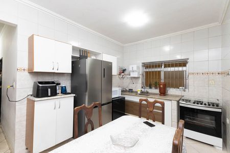 Casa à venda com 198m², 5 quartos e 4 vagas Casa à venda com 198m², 5 quartos e 4 vagasCozinha