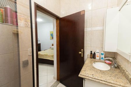Casa à venda com 198m², 5 quartos e 4 vagas Casa à venda com 198m², 5 quartos e 4 vagasBanheiro da Suíte