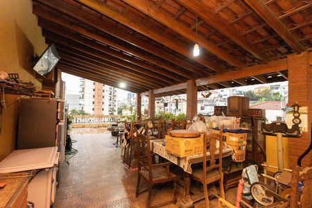 Casa à venda com 198m², 5 quartos e 4 vagas Casa à venda com 198m², 5 quartos e 4 vagasTerraço