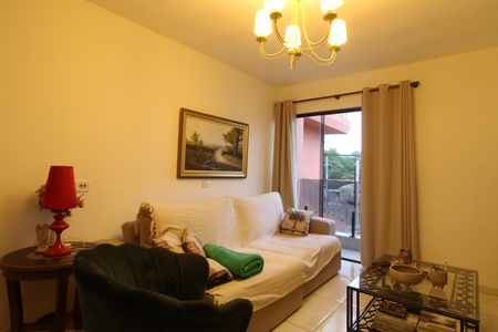 Casa para alugar com 120m², 3 quartos e 2 vagassala