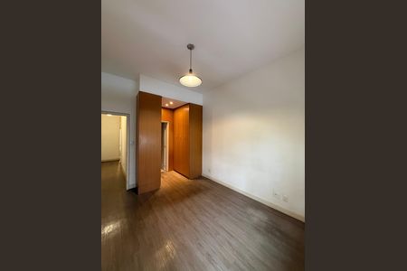 Apartamento à venda com 140m², 3 quartos e 1 vaga Apartamento à venda com 140m², 3 quartos e 1 vagasuite