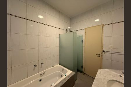 Apartamento à venda com 140m², 3 quartos e 1 vaga Apartamento à venda com 140m², 3 quartos e 1 vagaBanheiro