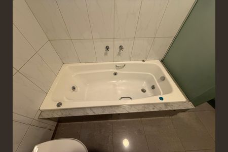 Apartamento à venda com 140m², 3 quartos e 1 vaga Apartamento à venda com 140m², 3 quartos e 1 vagaBanheiro