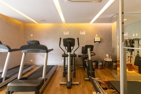 Apartamento à venda com 215m², 4 quartos e 3 vagas Apartamento à venda com 215m², 4 quartos e 3 vagasÁrea comum - Academia