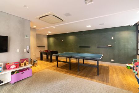 Apartamento à venda com 215m², 4 quartos e 3 vagas Apartamento à venda com 215m², 4 quartos e 3 vagasSala de Jogos